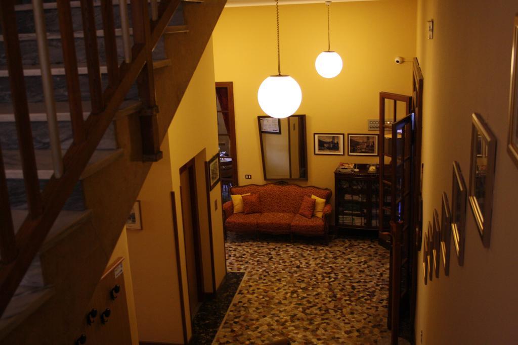 Hotel Vapore Torno Exteriör bild
