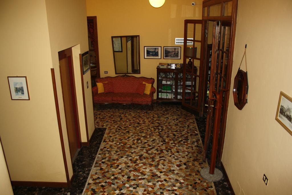Hotel Vapore Torno Exteriör bild